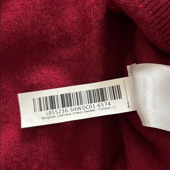 Quince Cashmere V-Neck Sweater in Crimson Red - Picture 5 of 6